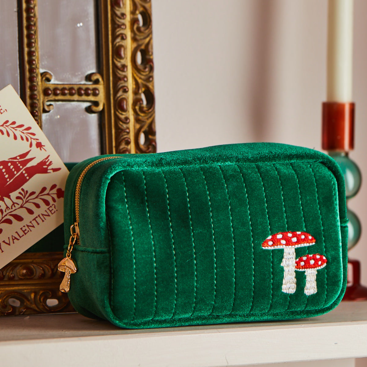 Astuccio beauty bag velluto verde e funghi, bosco witchy cottagecore