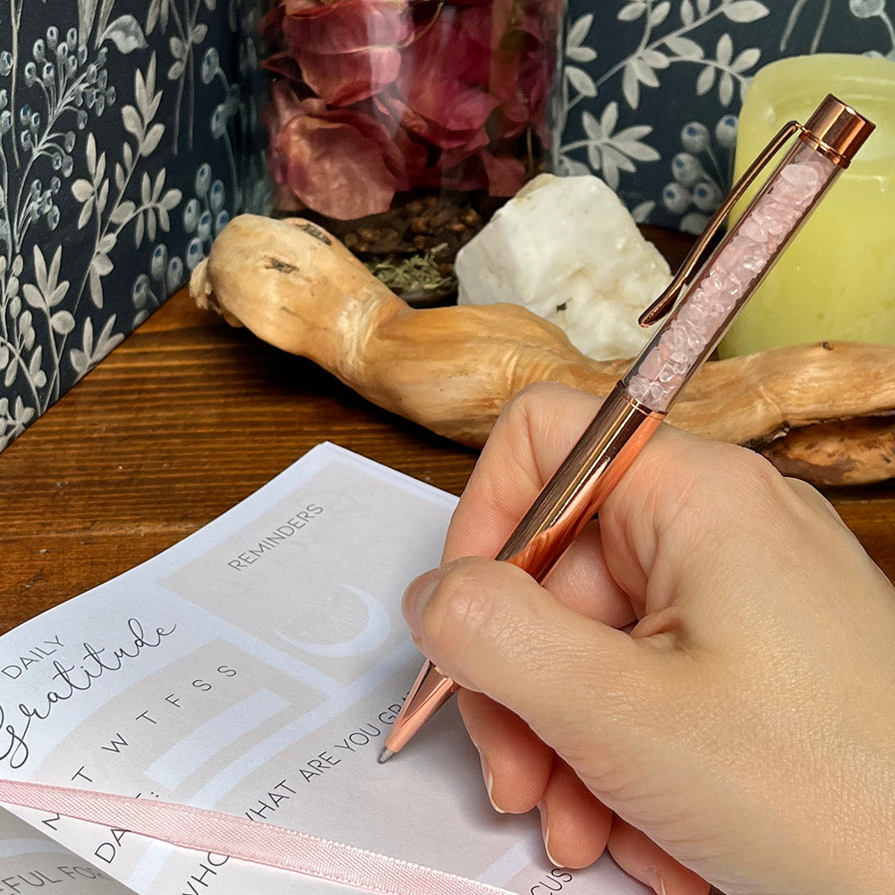 Diario della gratitudine A5 non datato, con penna e cristalli, witchy vibes