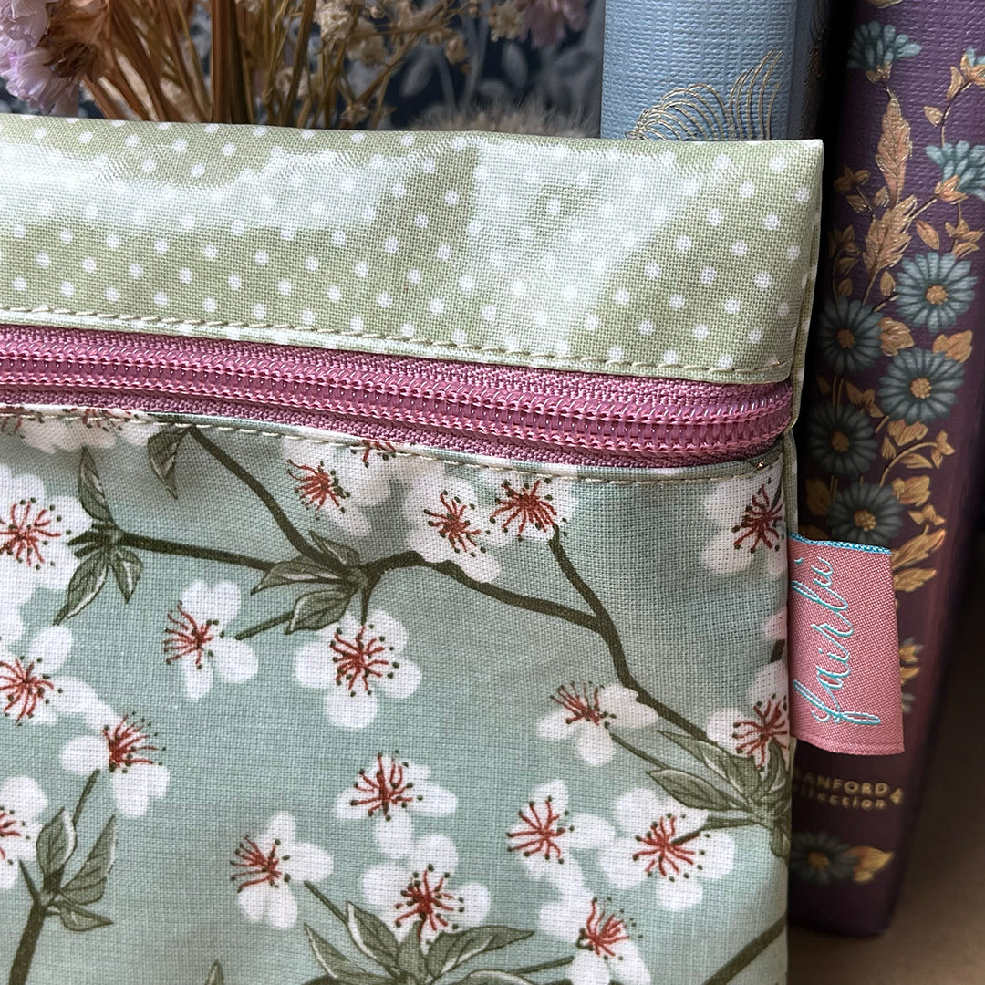 Square pouch, waxed cotton, coin purse, pencil case, clutch bag