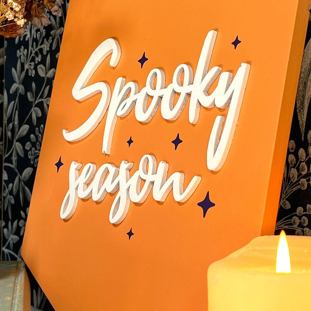 Insegna "Spooky Season" gagliardetto di Halloween arancione