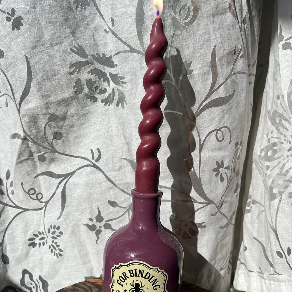 Candela a stelo "Spirale", cera di soia, profumo di cannella