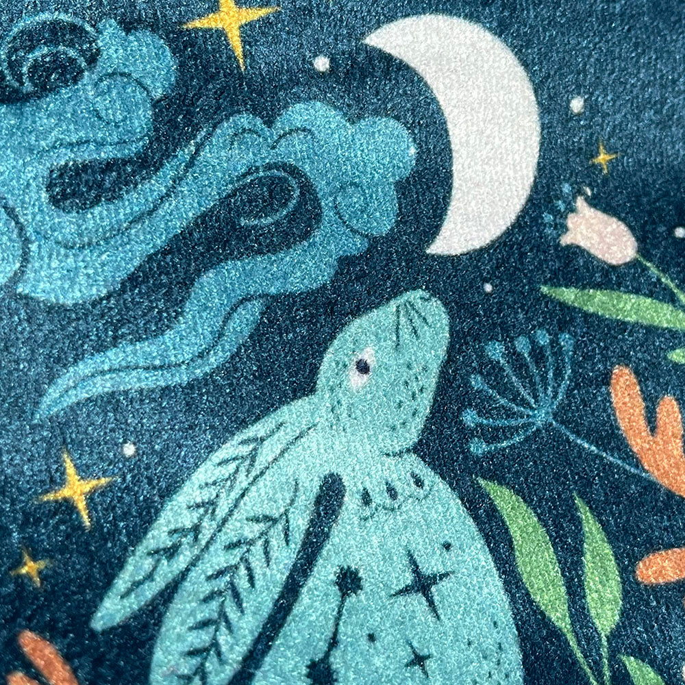 Astuccio pochette "Lepre lunare" in velluto, simboli magici e stregoneria
