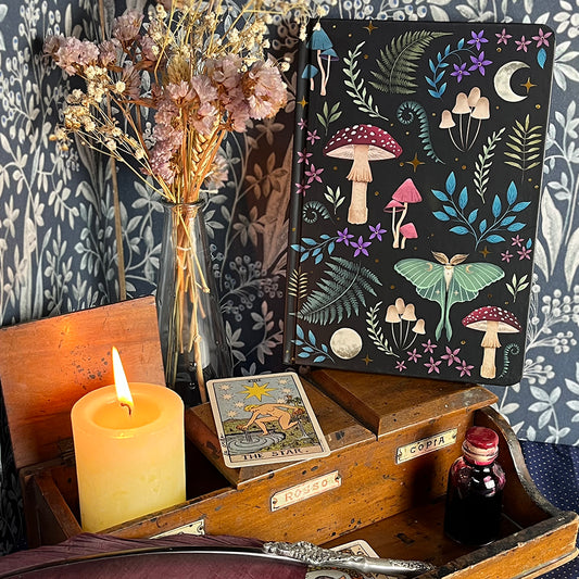 Quaderno "Dark Forest", bosco witchy, A5 a righe