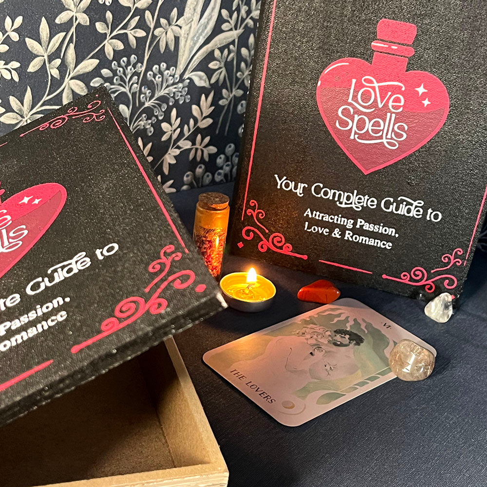 Scatola libro Love Spells, pozione d'amore, box in legno, witchy vibes
