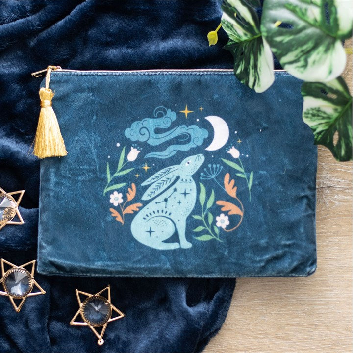 Astuccio pochette "Lepre lunare" in velluto, simboli magici e stregoneria