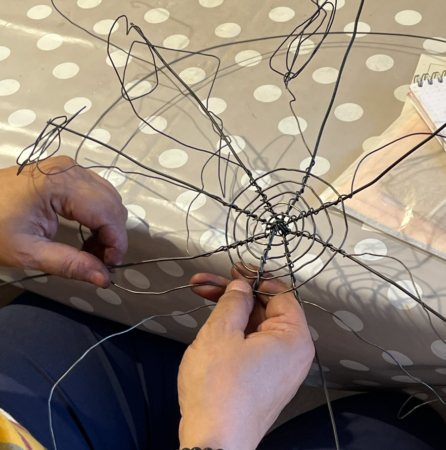 WS Intrecci di fil di ferro: il sottopentola, 20 maggio 2023