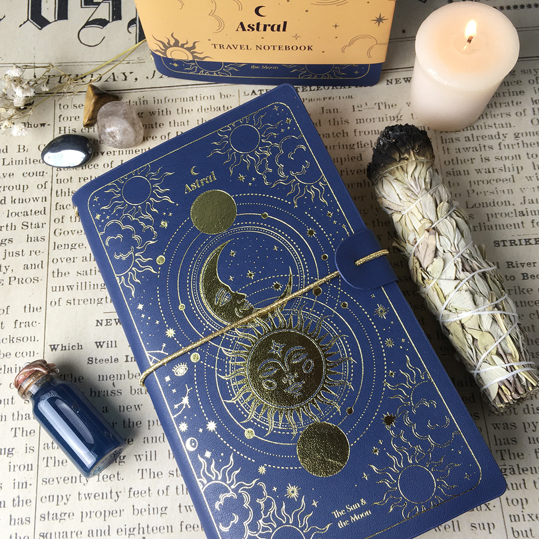 Taccuino da viaggio 12x19 cm con elastici "Astral", astrologia, magia, tarocchi