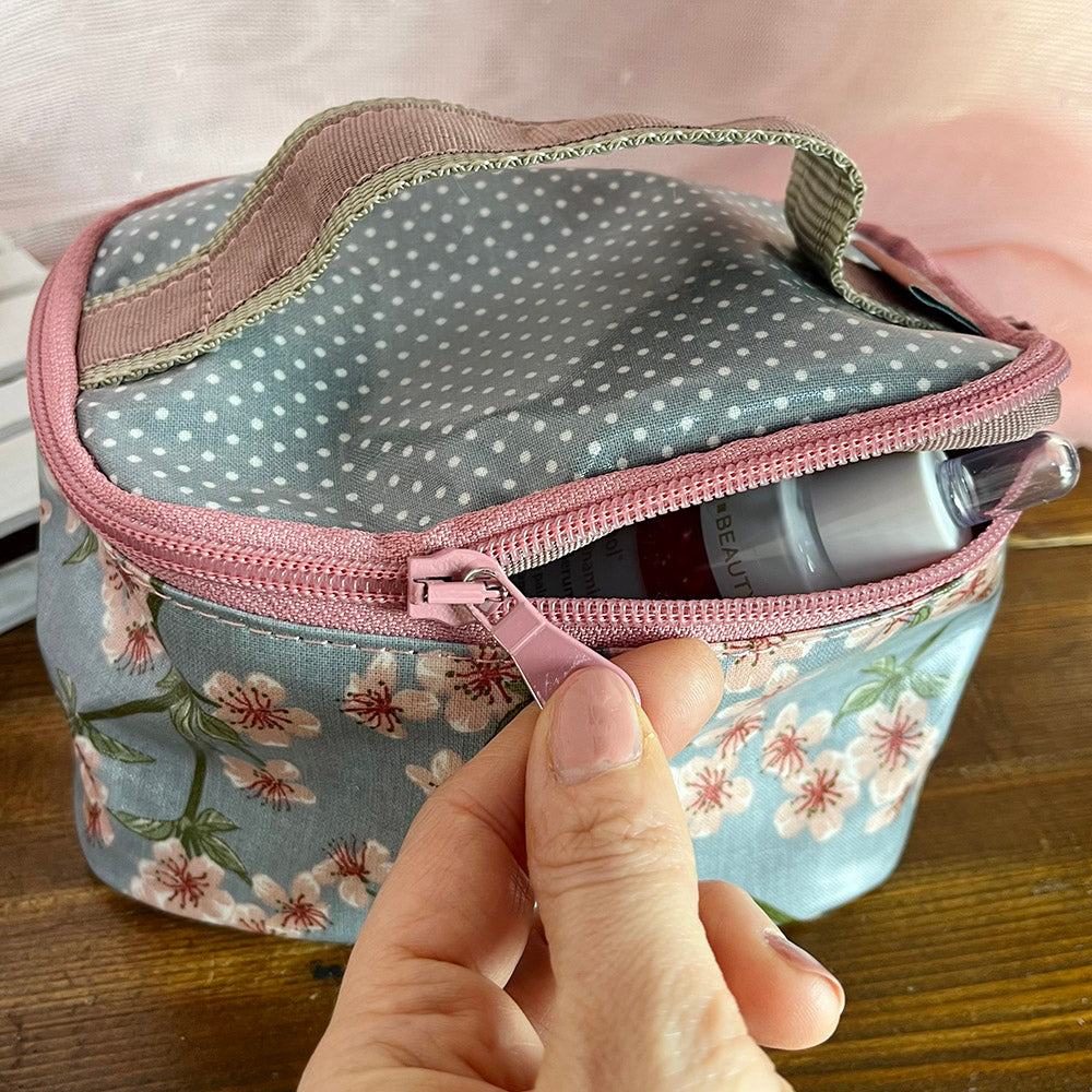 Beauty mini, trousse makeup in cotone cerato, fantasia floreale