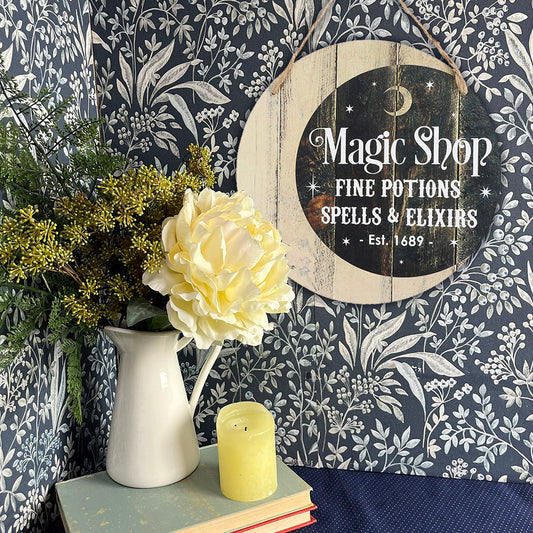 Insegna decorativa "Magic Shop" tonda in legno, witchy vibes