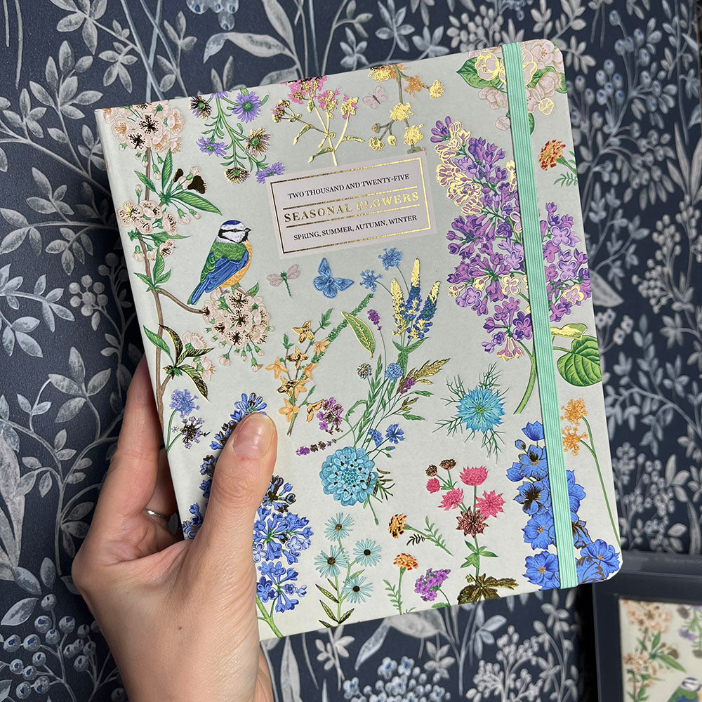 Agenda Seasonal Flowers 2024/2025 Weekly Planner 17 Mesi