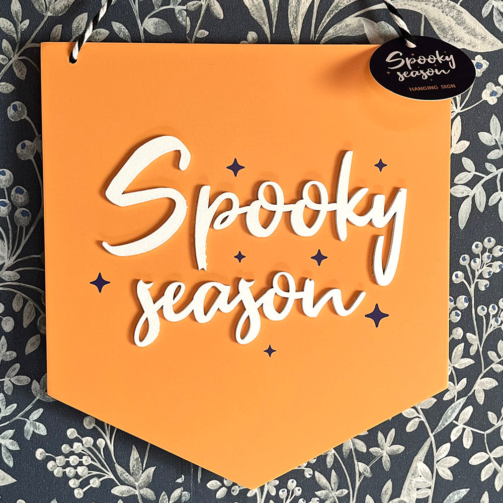 Insegna "Spooky Season" gagliardetto di Halloween arancione