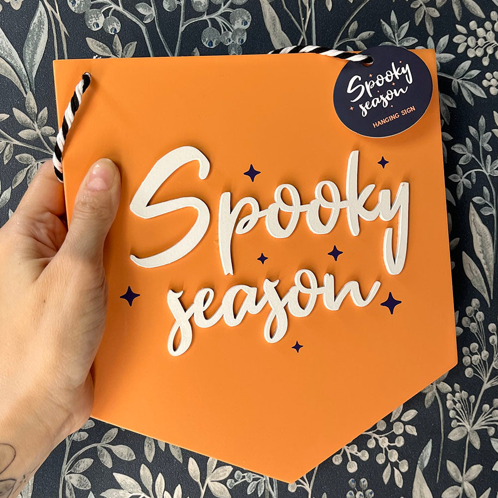 Insegna "Spooky Season" gagliardetto di Halloween arancione