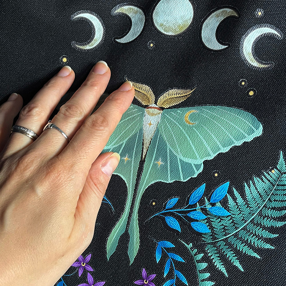 Tote bag "Dark Luna Moth" in policotone, shopper falena stampa witchy
