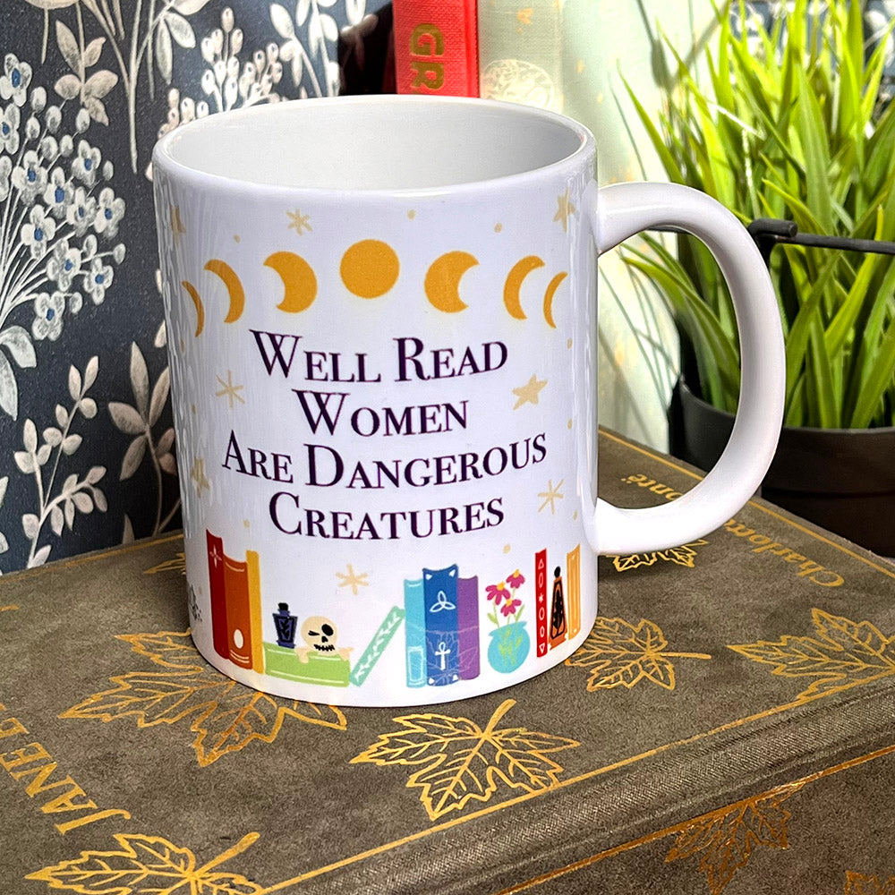 Tazza mug illustrata "Well Read Women", femminismo, strega, libri