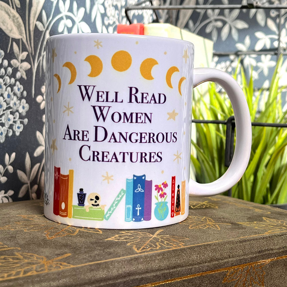 Tazza mug illustrata "Well Read Women", femminismo, strega, libri