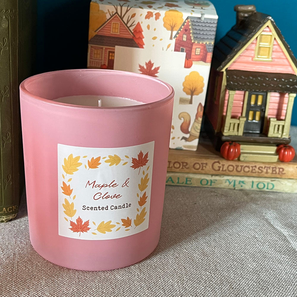 Candela profumata "Maple & Clove", sciroppo d'acero e chiodi di garofano