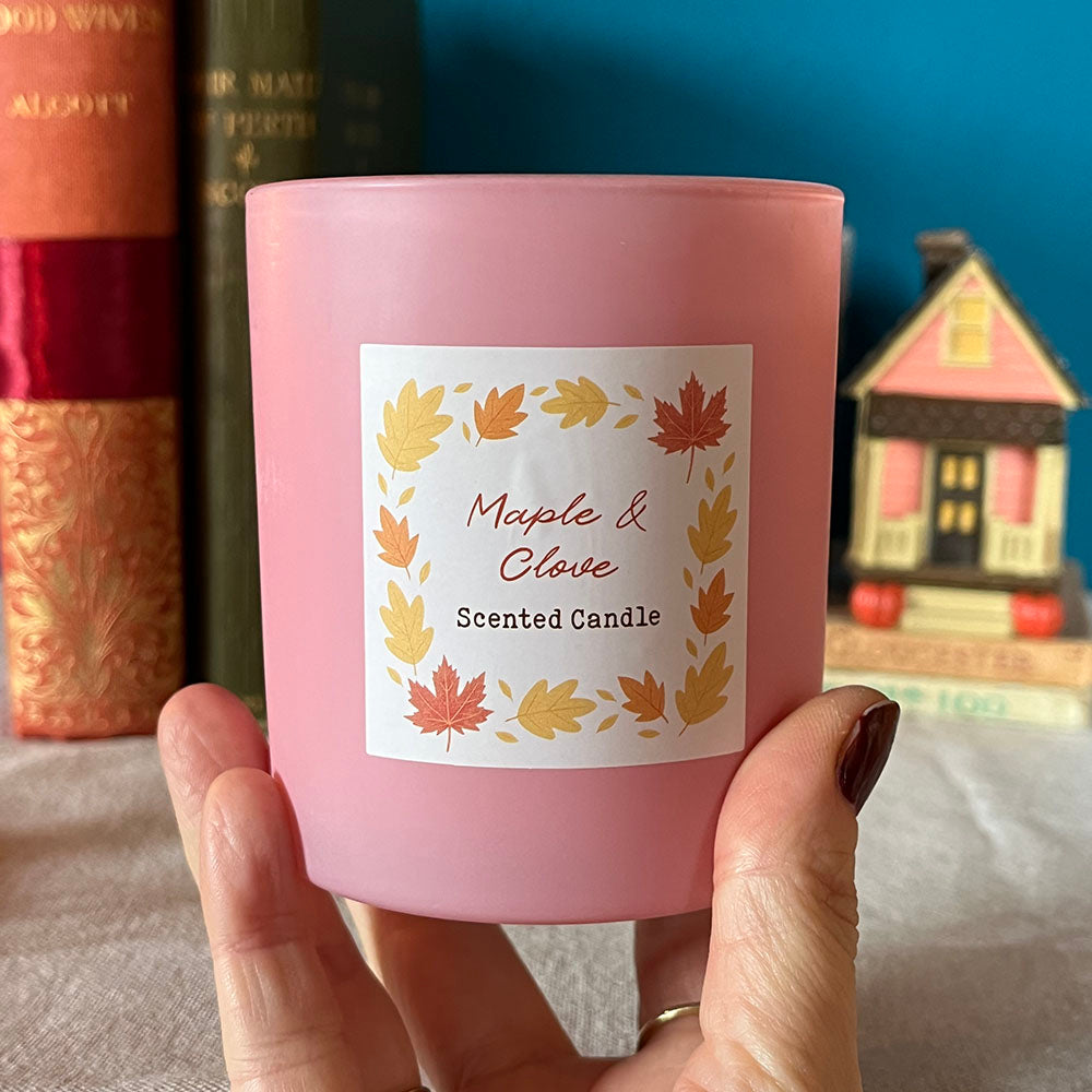 Candela profumata "Maple & Clove", sciroppo d'acero e chiodi di garofano
