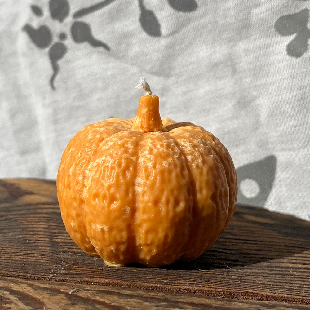 Candela artigianale "Zucca", cera di soia, profumo di biscotti allo zenzero