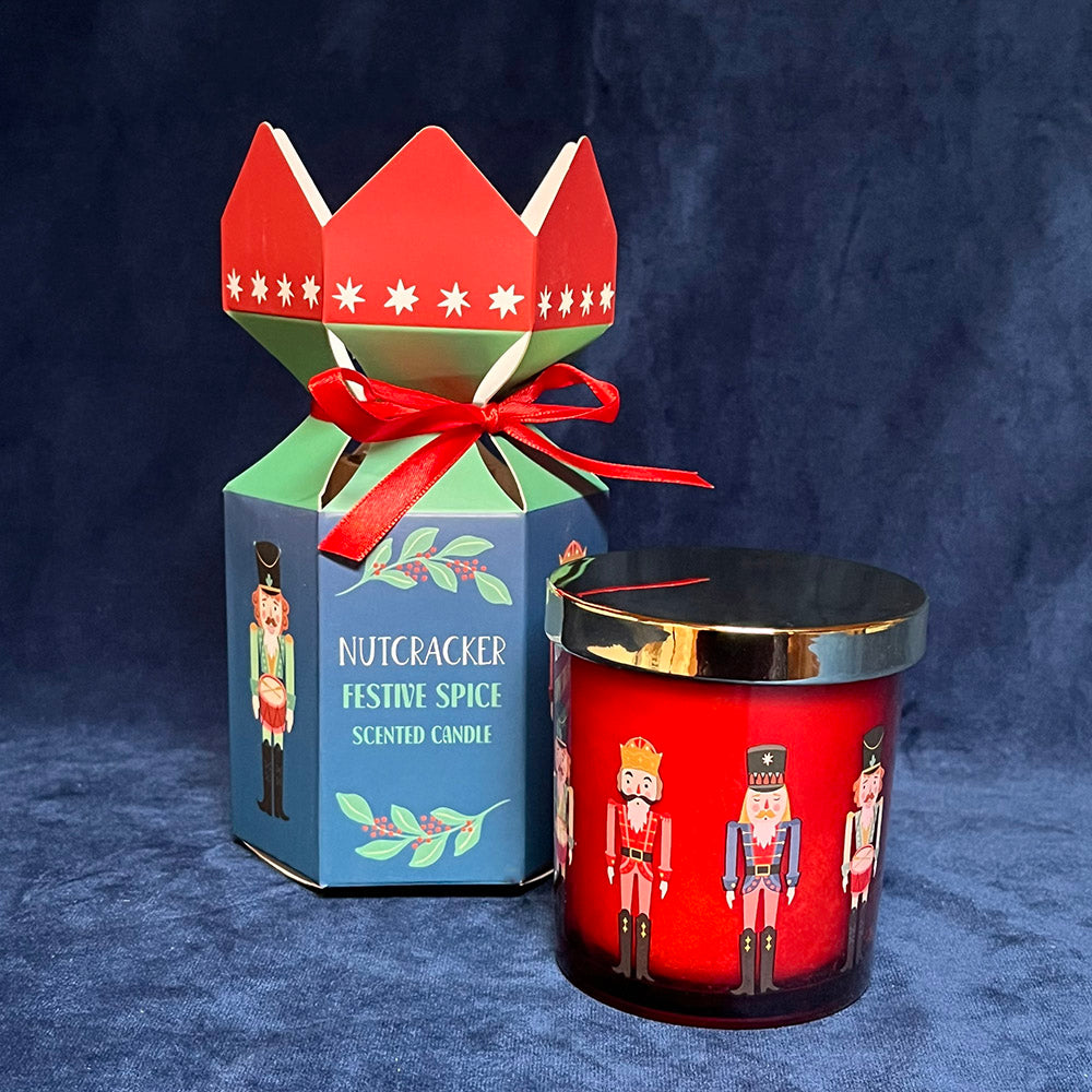 Candela "Nutcracker", profumo spezie di Natale, design schiaccianoci