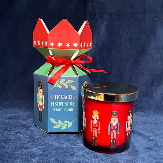 Candela "Nutcracker", profumo spezie di Natale, design schiaccianoci