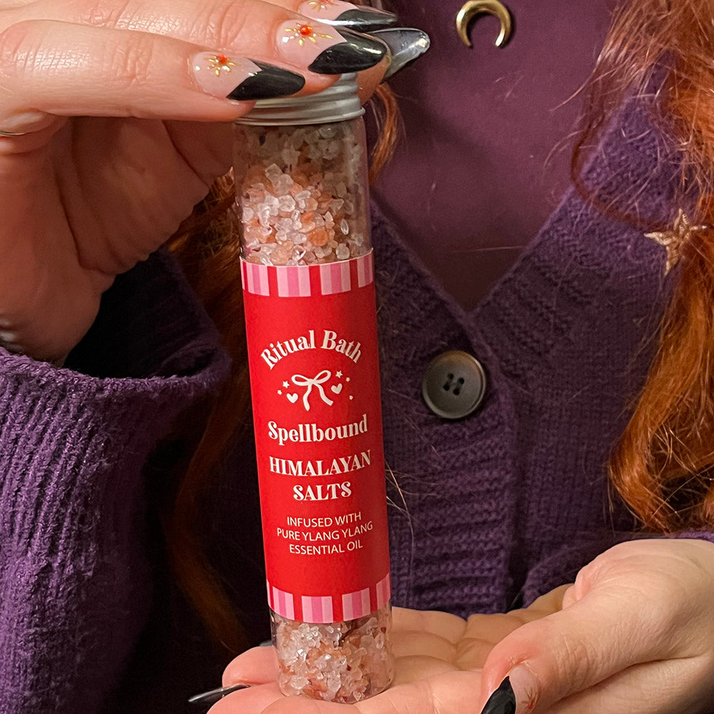 Kit da bagno "Self Love Club" sali profumati, candele e porta candela