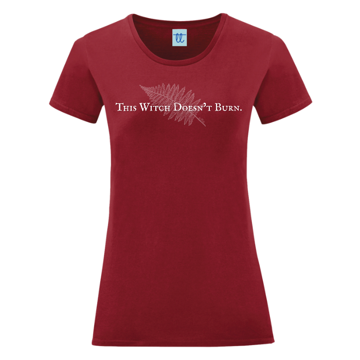 T-Shirt Donna "This Witch Doesn't Burn" in Cotone Organico